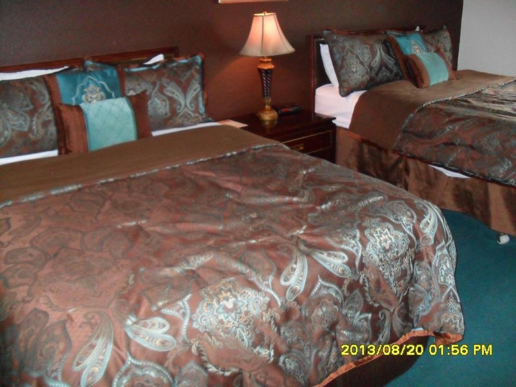 Bicentennial Inn Buckhannon Room photo